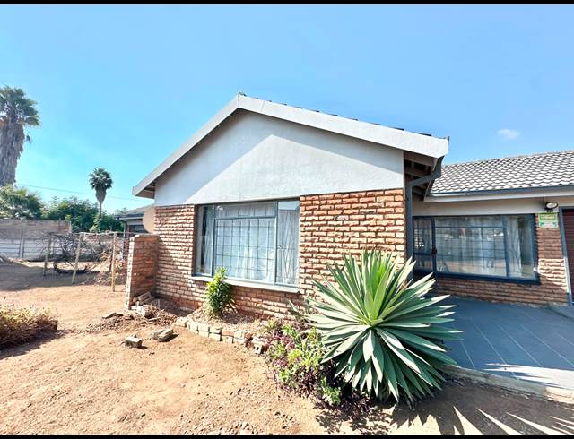 3 BEDROOM HOUSE FOR SALE IN IVY PARK